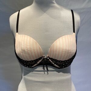 Victoria’s Secret Very Sexy Push-Up Bra, size 36D
